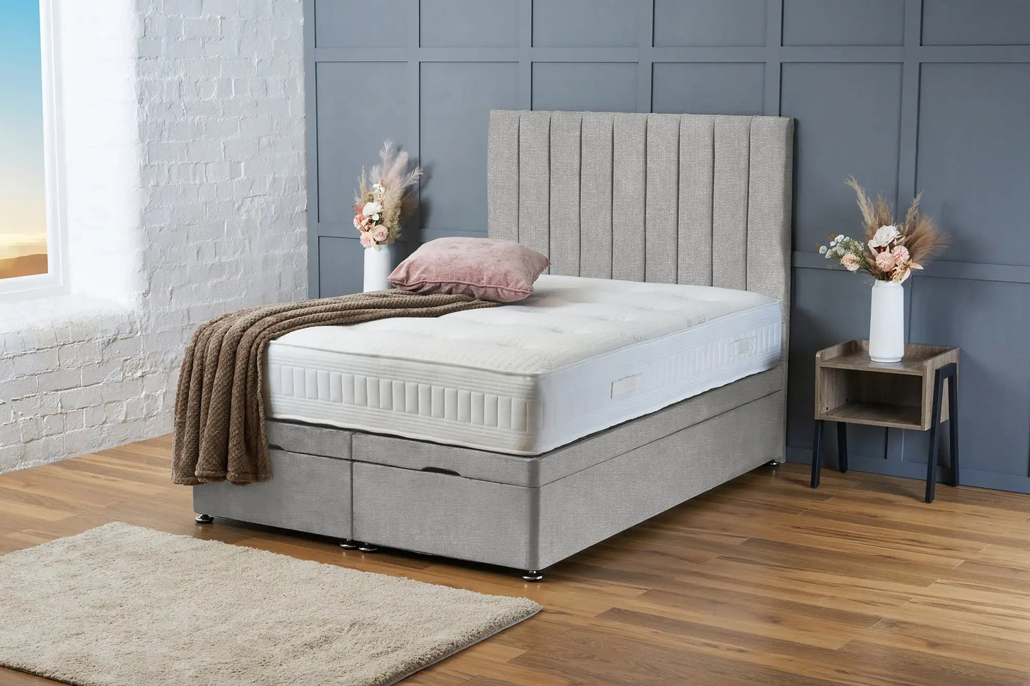 Aria Divan Ottoman Silver Naples