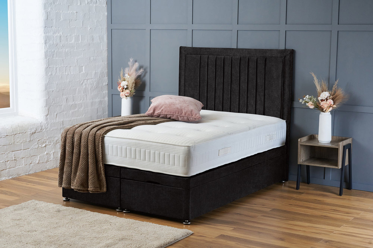 Canes Divan Ottoman Black Naples
