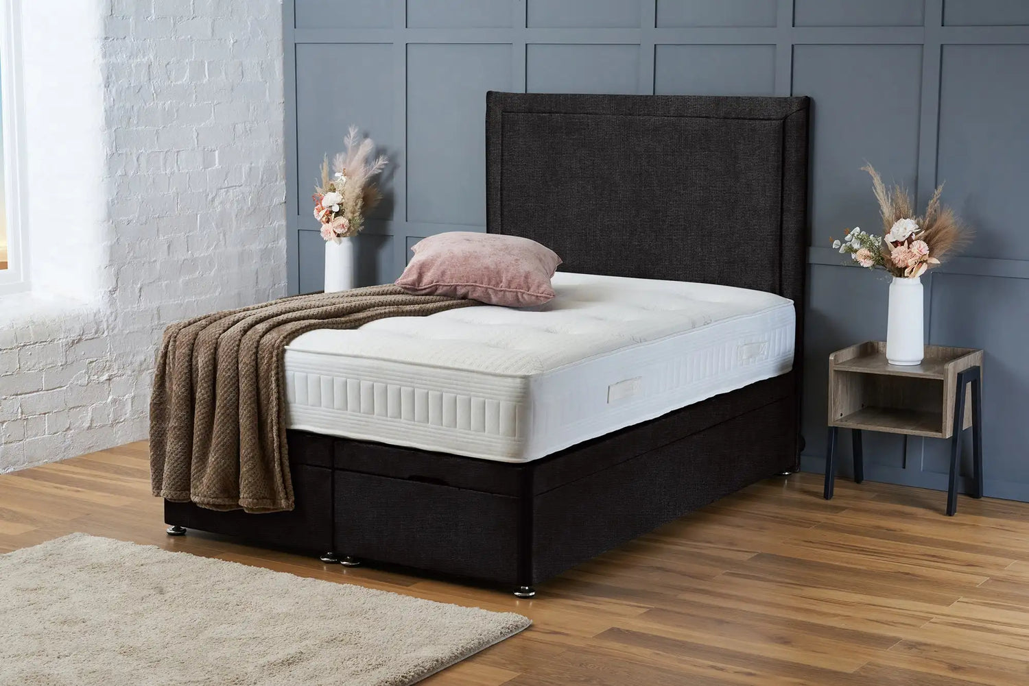 Ella Divan Ottoman Black Naples