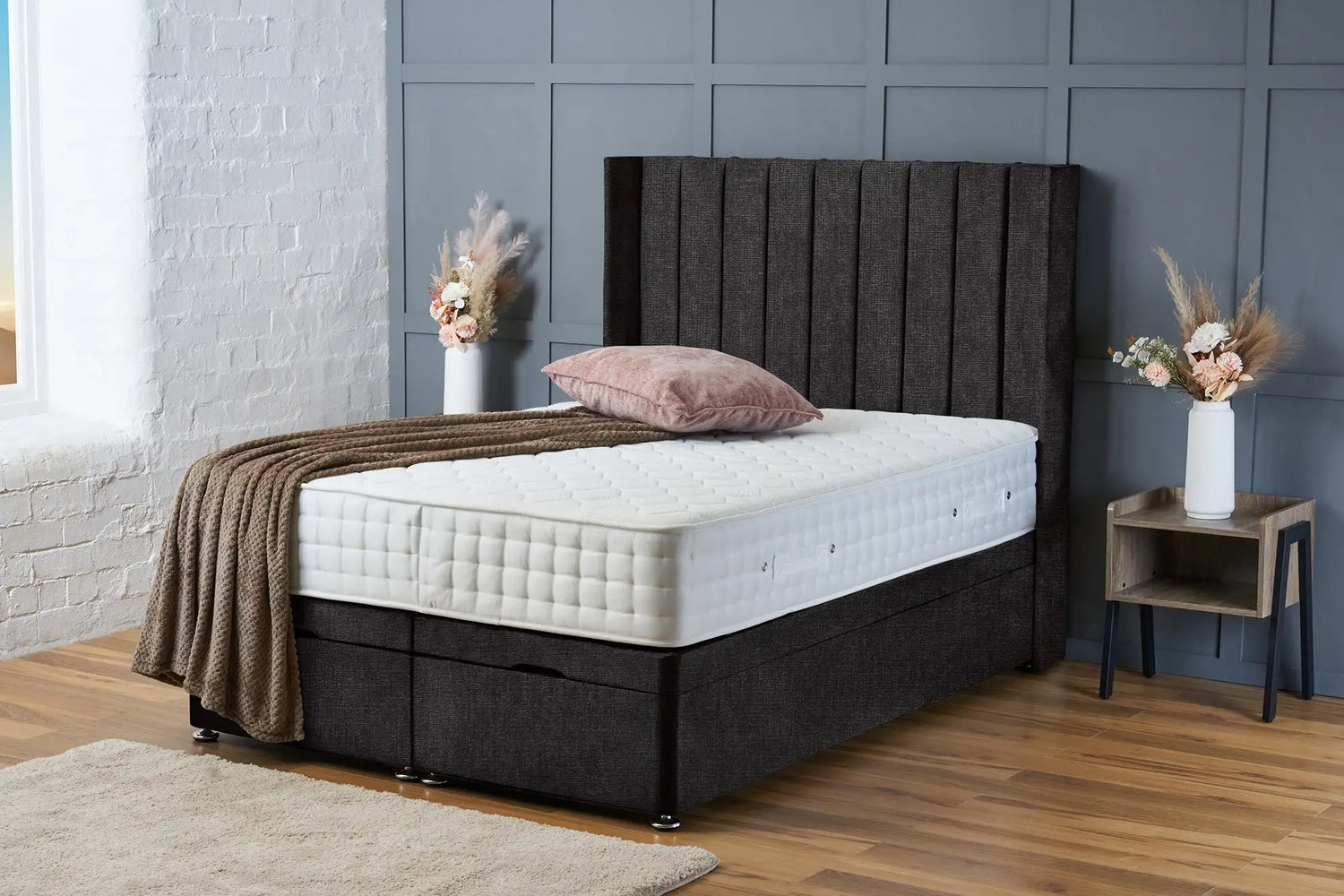 Hannah Divan Ottoman