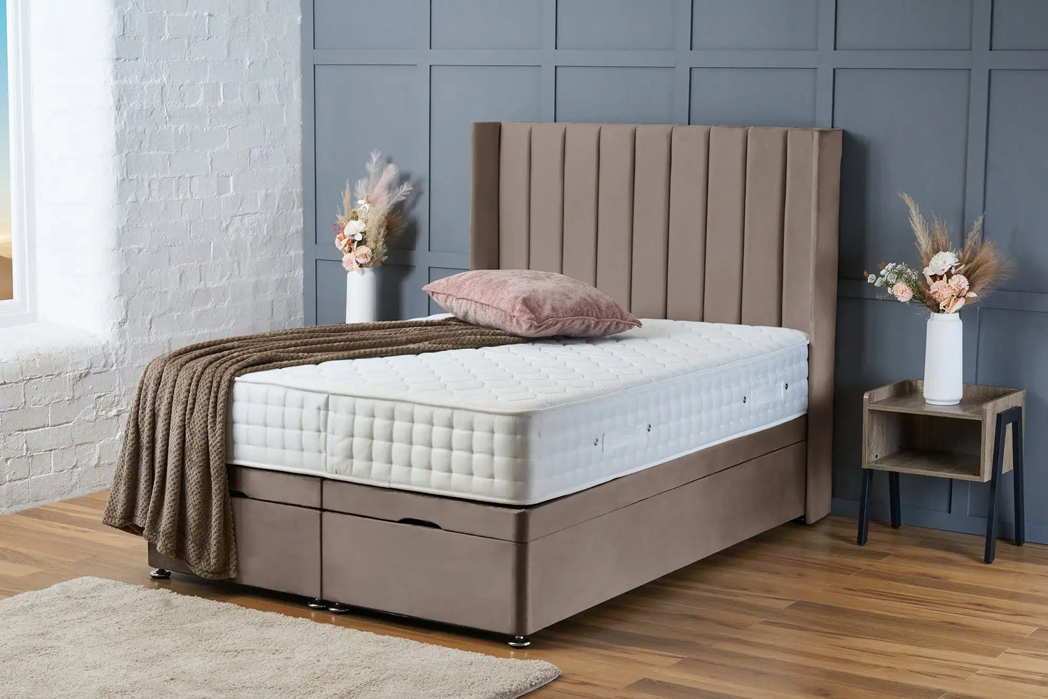 Hannah Divan Ottoman