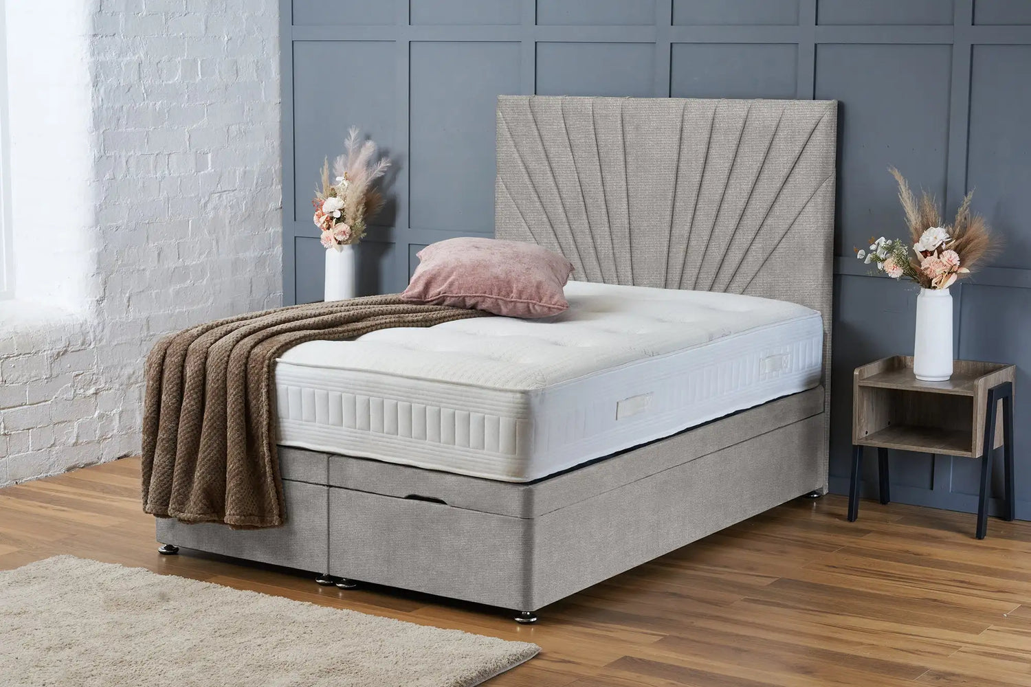 Maria Divan Ottoman Silver Naples