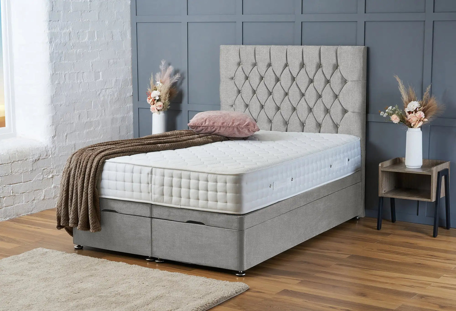 Mia Divan Ottoman Silver Naples
